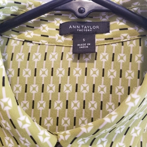Ann Taylor Factory long sleeve button down - Picture 3 of 4